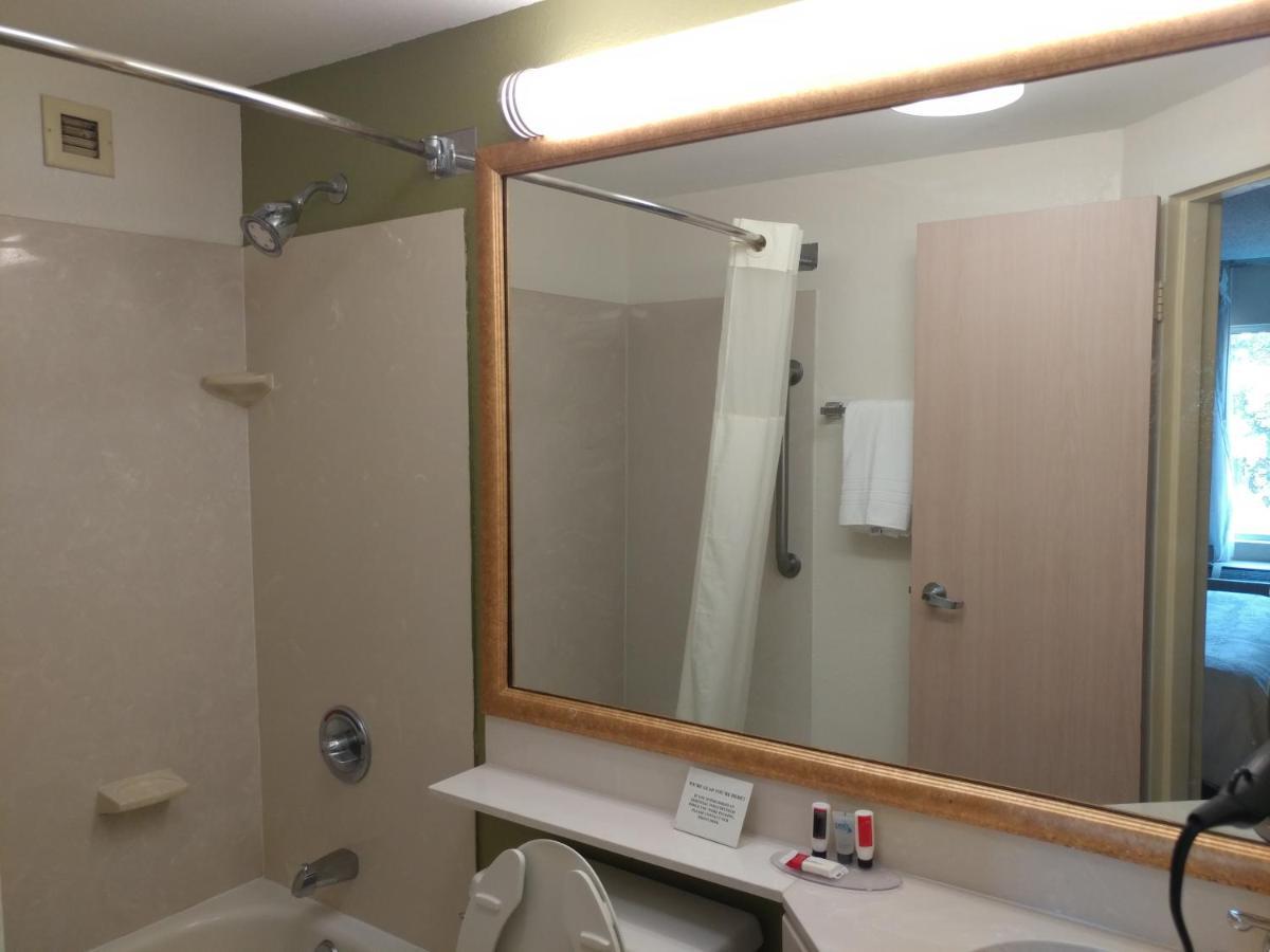 Super 8 By Wyndham New Cumberland
